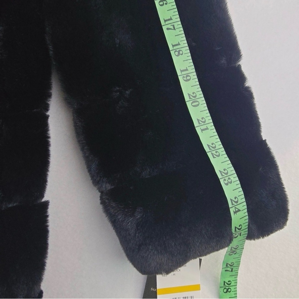 Gallery New York NWT Black Faux Fur Hooded Coat Style GF21361M
Women's Medium - Picture 12 of 16